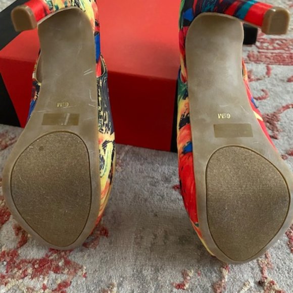 Guess Multi-Color Size 6.5 Brand New in Box - Picture 2 of 5